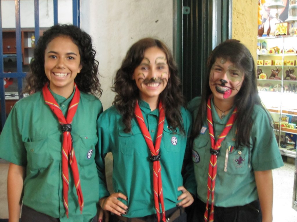 05-Mercado Principal.jpg - Girl scouts in theMercado Principal
